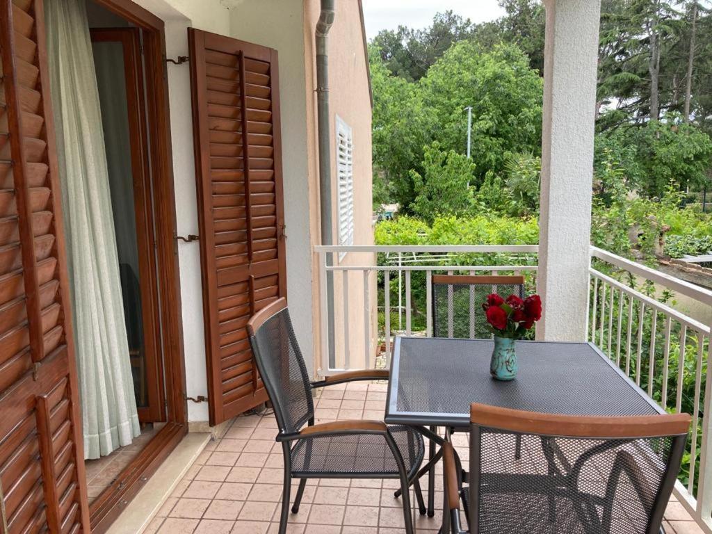 Ija Apartment Кърк Екстериор снимка