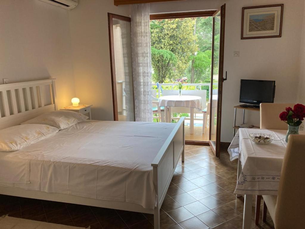 Ija Apartment Кърк Екстериор снимка